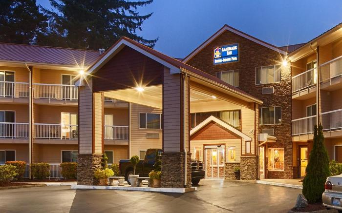 Best Western Plus Landmark Inn