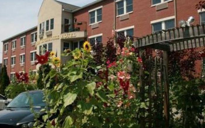 Camden Riverhouse Hotel and Inn