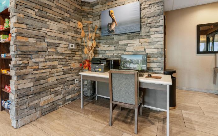 Clarion Pointe Galveston - Beachfront