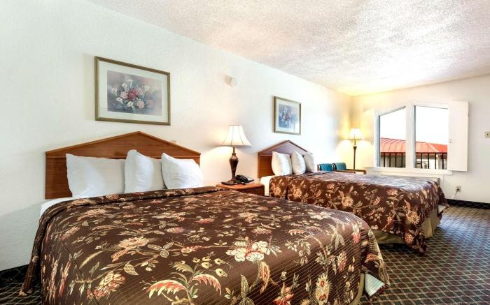 Americas Best Value Inn Paris