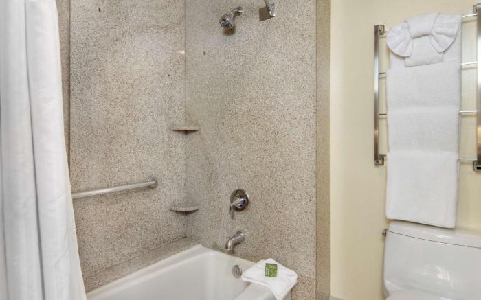 Best Western Plus Palm Court Hotel