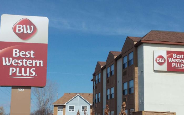 Best Western Plus Rose City Suites