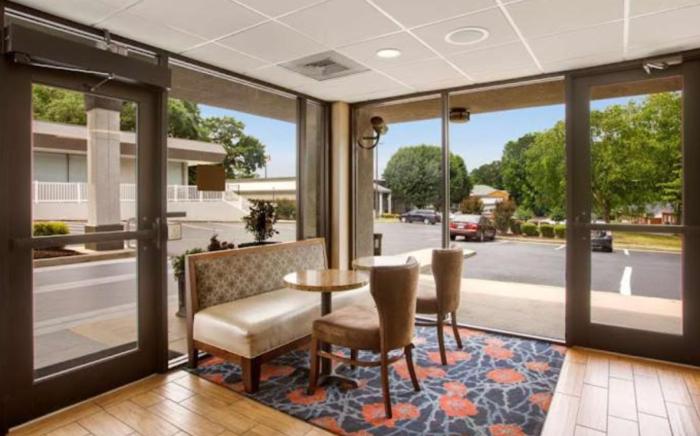 Clarion Pointe Morrow - Atlanta South