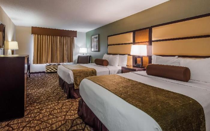 Best Western Plus Vancouver Mall Dr. Hotel & Suites