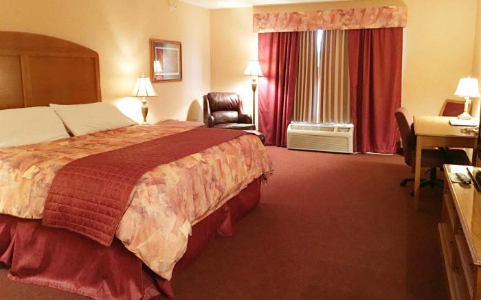 Norfolk Lodge & Suites, an Ascend Collection Hotel