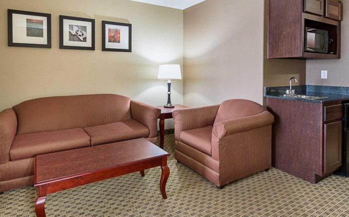 Comfort Suites Ennis