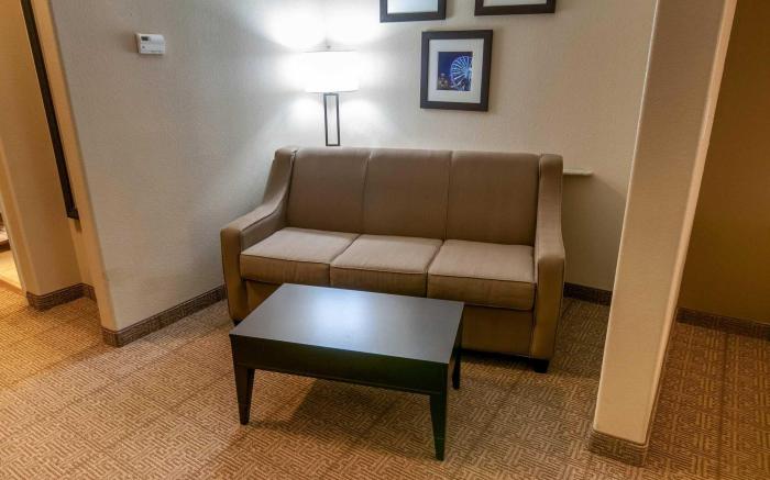 Spark by Hilton Houston Hobby Airport