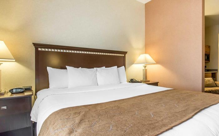 Comfort Suites Hopkinsville near Fort Campbell