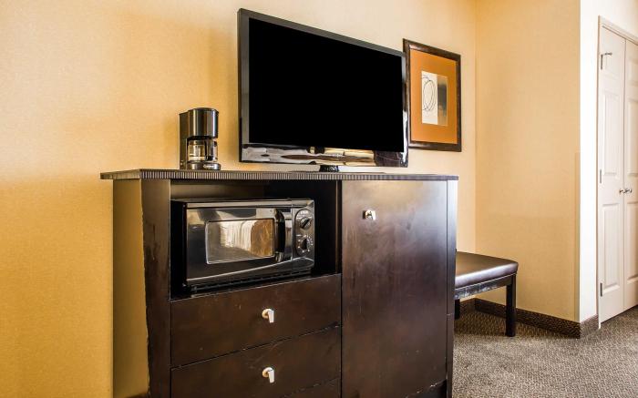 Comfort Suites