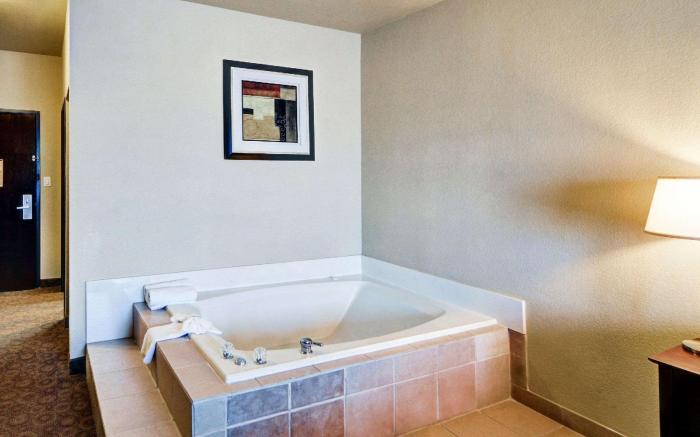 Quality Inn & Suites Terrell