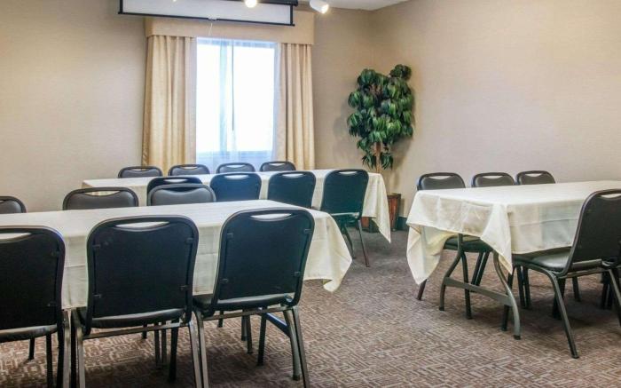Comfort Suites Auburn Hills-Detroit