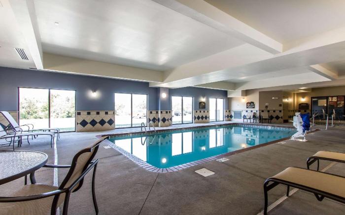 Comfort Suites