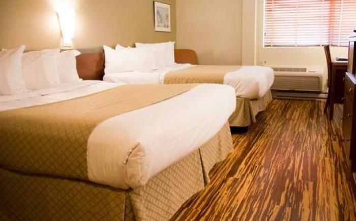 Hotel & Suites Le Dauphin Quebec