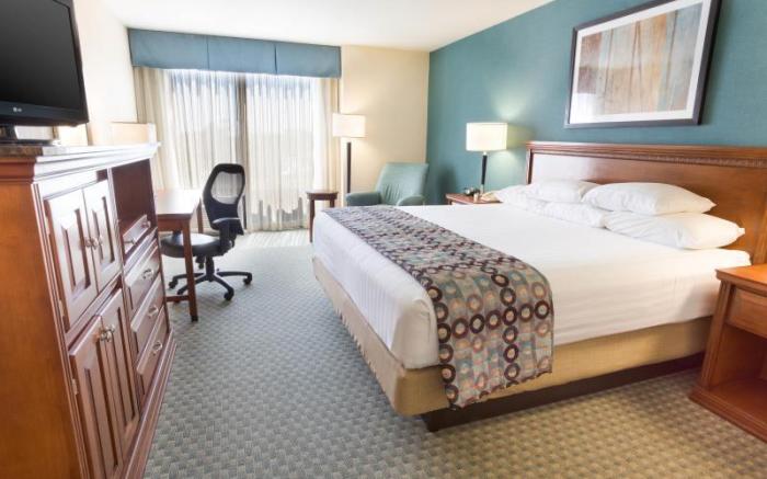 Drury Inn & Suites Birmingham Lakeshore Drive