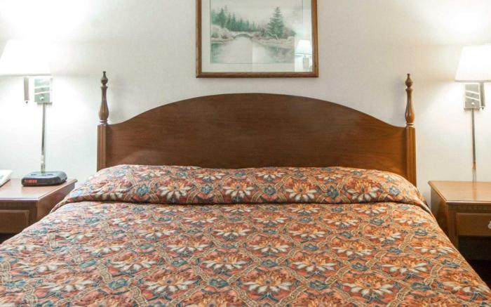 Econo Lodge Inn & Suites Knoxville East
