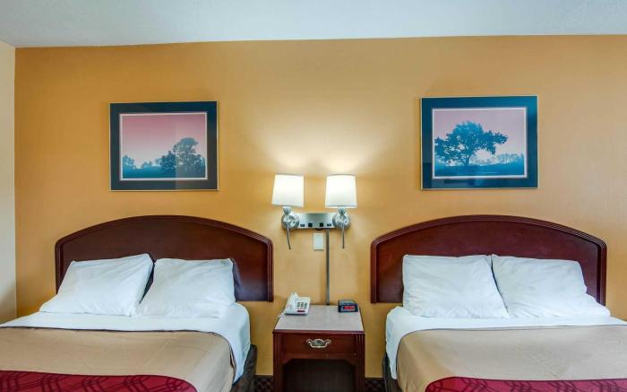 Econo Lodge Near Bluefield College