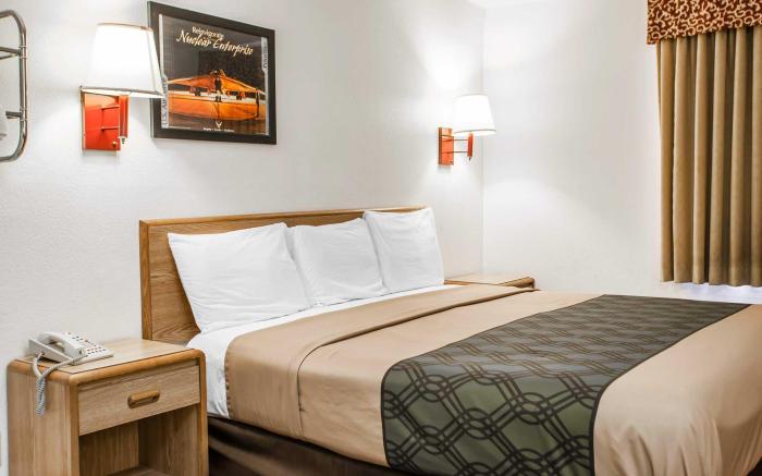 Econo Lodge Truman Inn