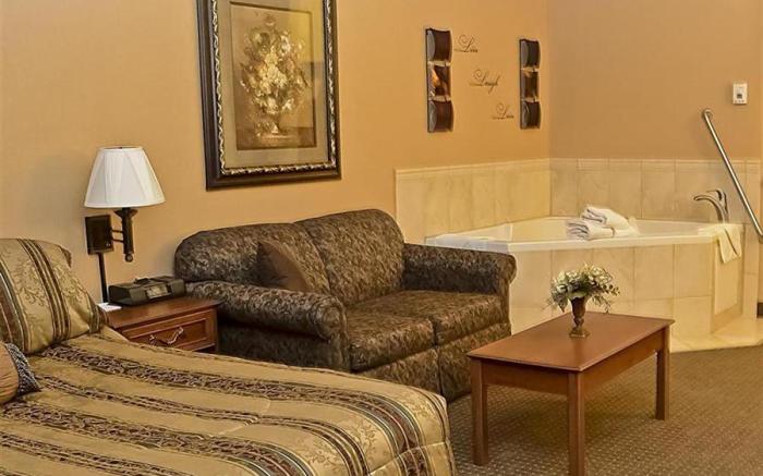 Expressway Suites Fargo