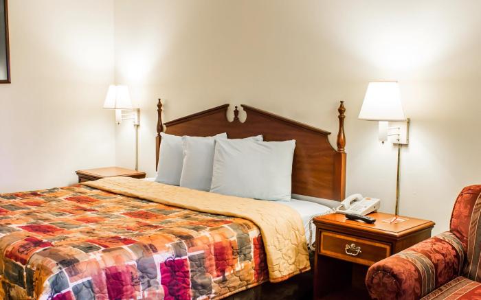 Econo Lodge Goldsboro Hwy 70