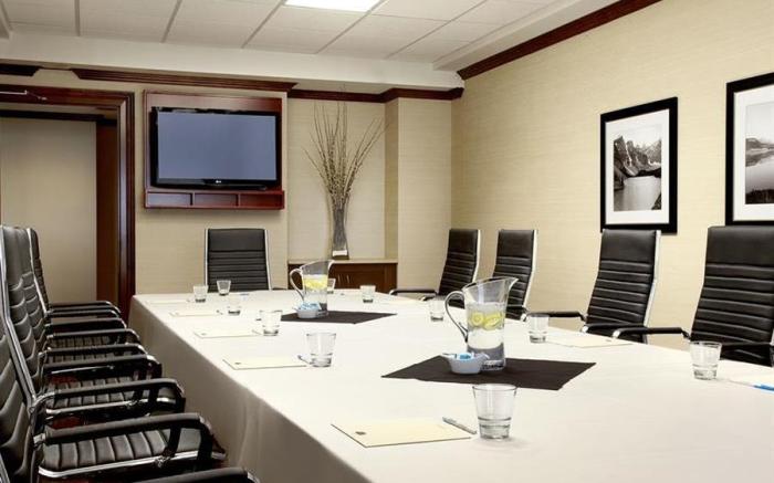 Four Points by Sheraton Calgary Airport