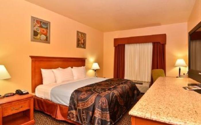 HiWay Inn Express of Broken Bow