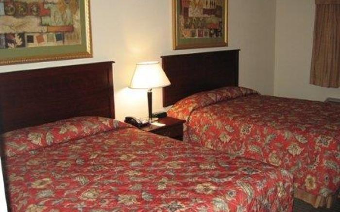 HomeTown Hotel Bryant