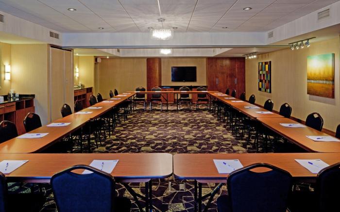 Holiday Inn Express Hotel & Suites Saint - Hyacinthe By IHG