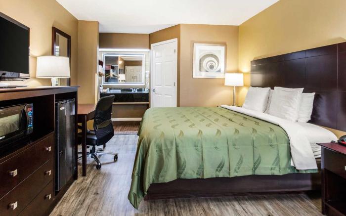 Quality Inn Bessemer I-20 exit 108