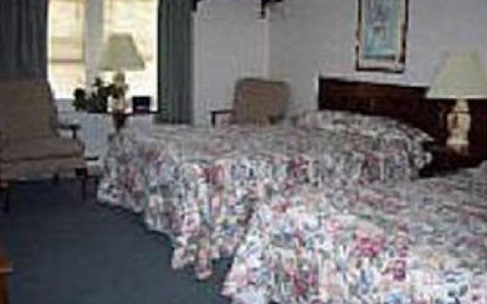 Kennebunk Gallery Motel and Cottages