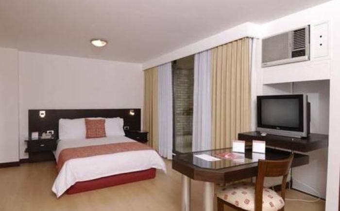 Leblon Suites Hotel