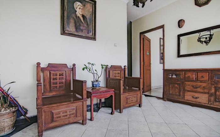 OYO 90094 Gayatri Residence