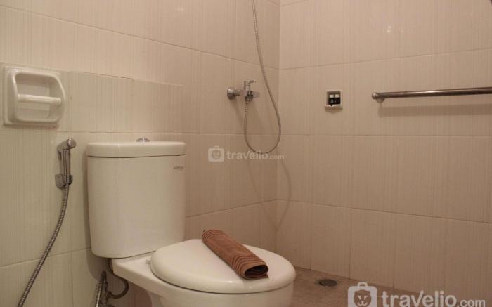 Homey and Chic 2BR Apartment Newton By Travelio
