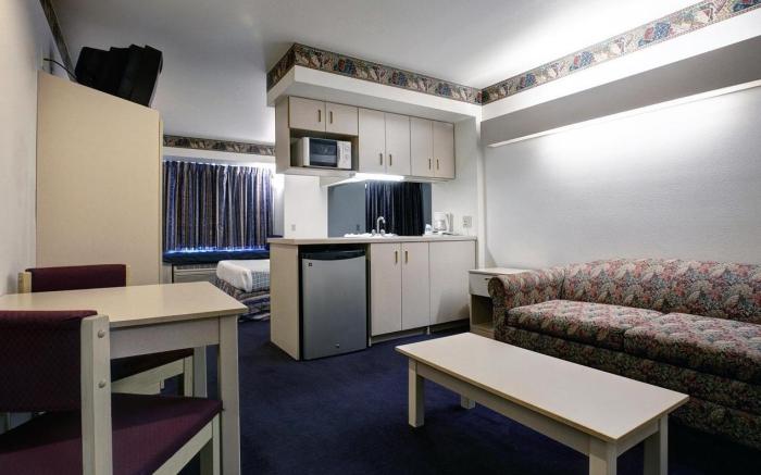 Americas Best Value Inn & Suites Racine