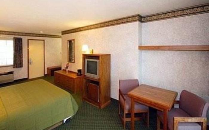Quality Inn Lakefront