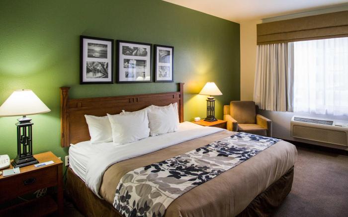 Sleep Inn & Suites Conference Center Eau Claire North