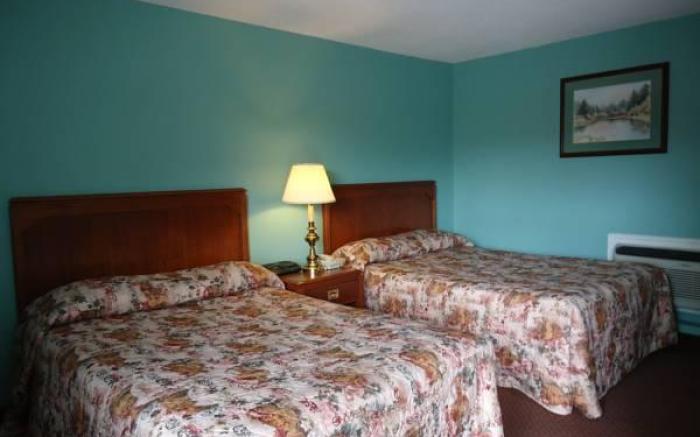 Super 7 Motel London
