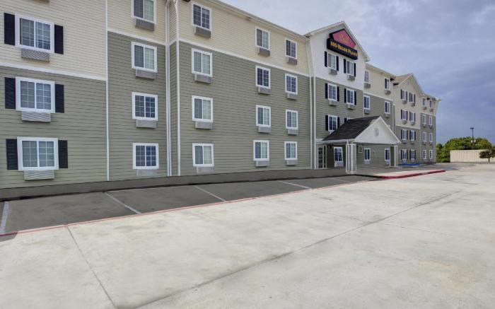 WoodSpring Suites Houston La Porte