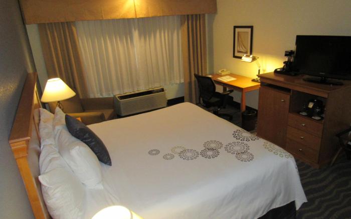 Best Western Plus Edmonds Harbor Inn
