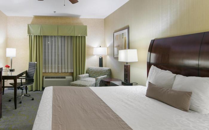 Best Western Plus Wasco Inn and Suites