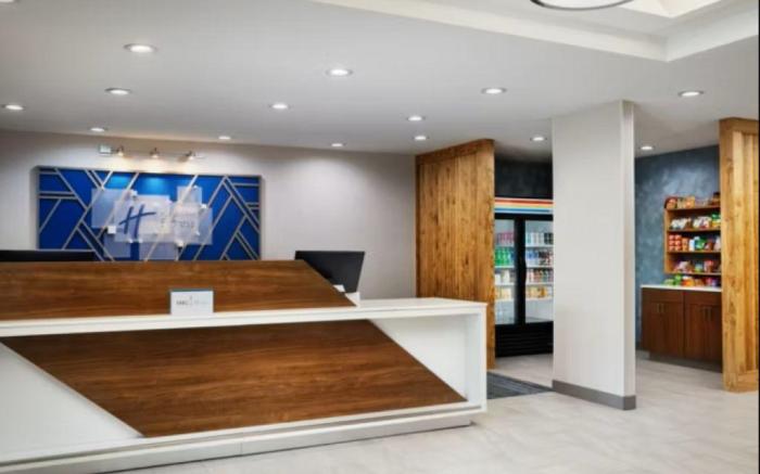 Holiday Inn Express And Suites Bridgeport by IHG