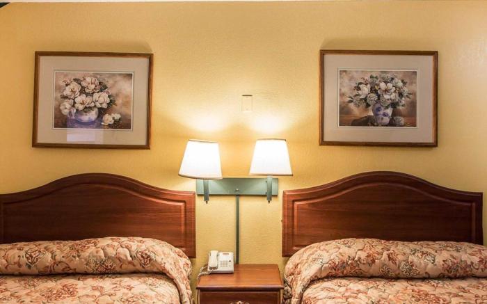 Econo Lodge Bartlesville Hwy 75