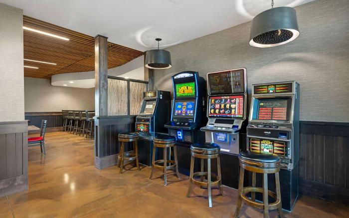 Best Western Plus Lakeview Hotel