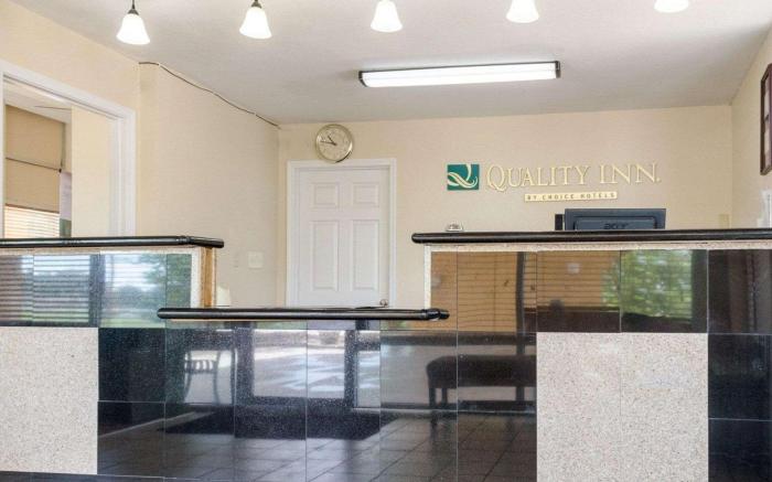 Quality Inn Louisville MS