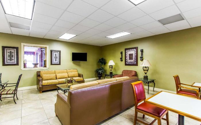 Motel 6 Opelika, AL