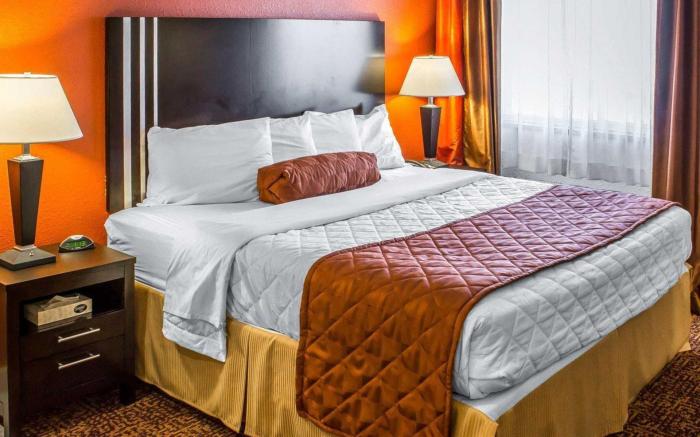 Rodeway Inn & Suites near Okoboji Lake