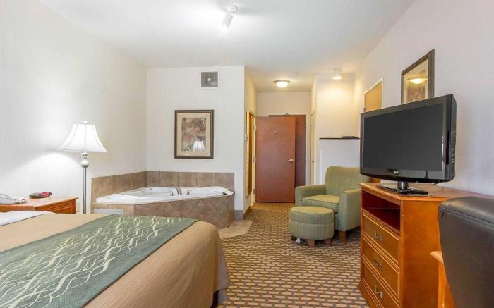 Comfort Inn & Suites Norman near University