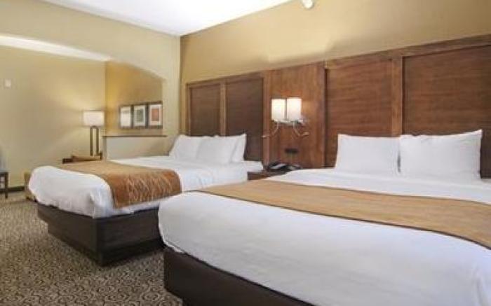 Comfort Suites