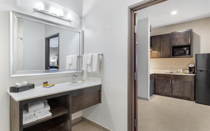 Best Western Plus Waller Hotel