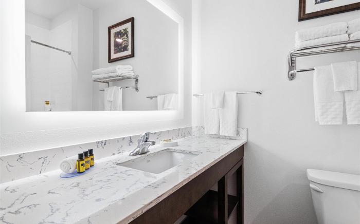 Best Western Plus New Richmond Inn & Suites