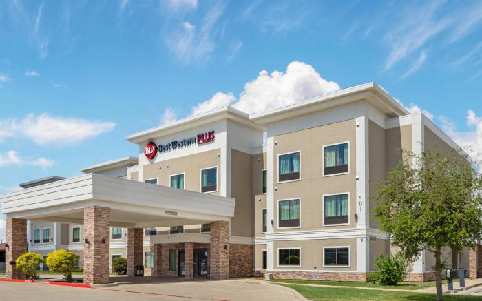 Best Western Plus Bay City Inn & Suites